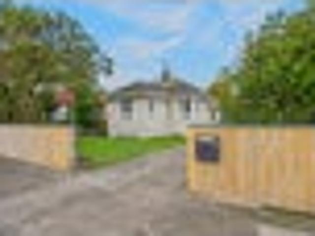 House for sale in Days Bay, Wellington