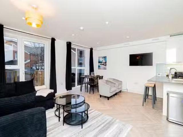Apartment for rent in Brook Street, Bourne Vale