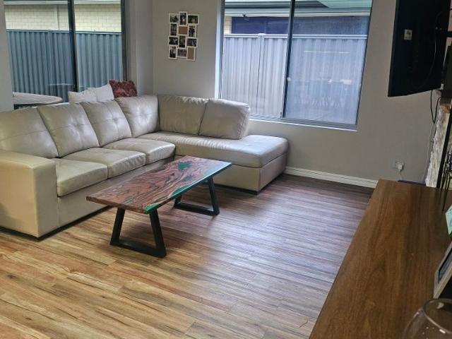 Room for rent in Aveley, Western Australia