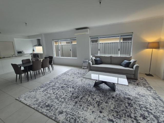 Room for rent in Aveley, Western Australia