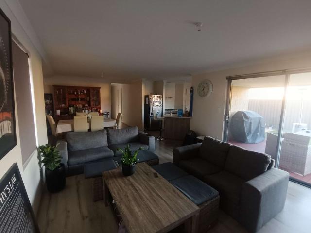 Room for rent in Aveley, Western Australia