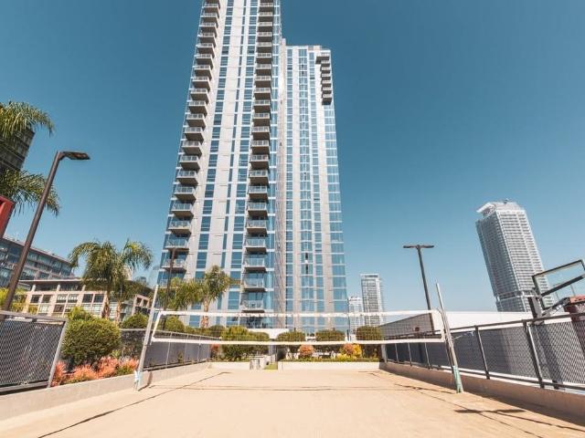 Apartment for rent in South Park, Los Angeles