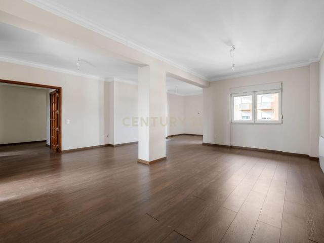 Apartamento alugar em Setúbal
