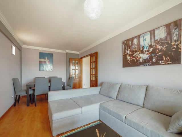 Apartamento alugar em Basílio Teles, Porto