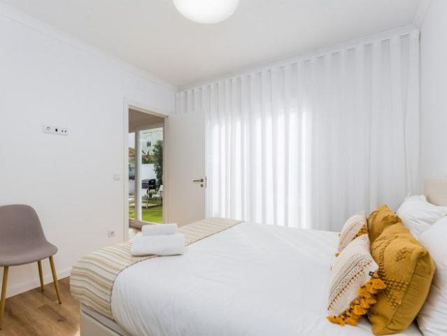 Apartamento alugar em Santo António da Caparica, Almada