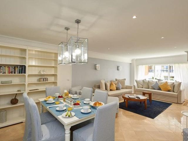 Apartamento alugar em Bairro do Rosário, Cascais