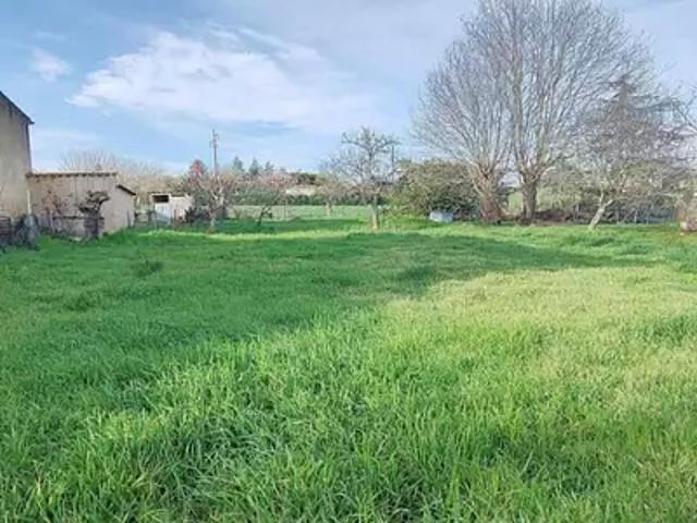 Terrain vente à Lesparre-Médoc, Avensan