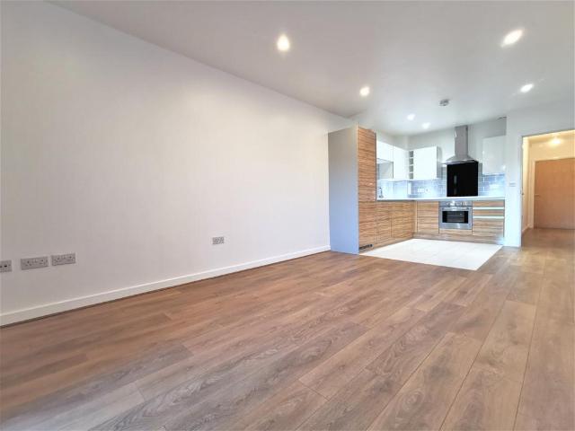 Apartment for rent in London Borough of Merton, Mitcham
