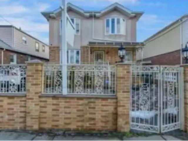 Apartment for rent in Bayside