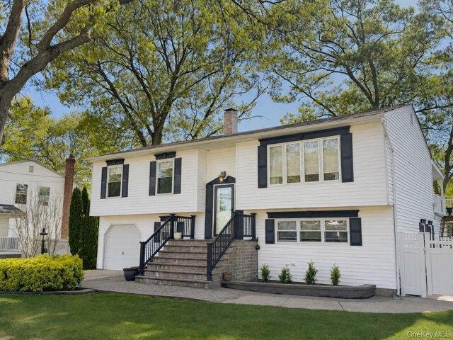 House for sale in Centereach, New York