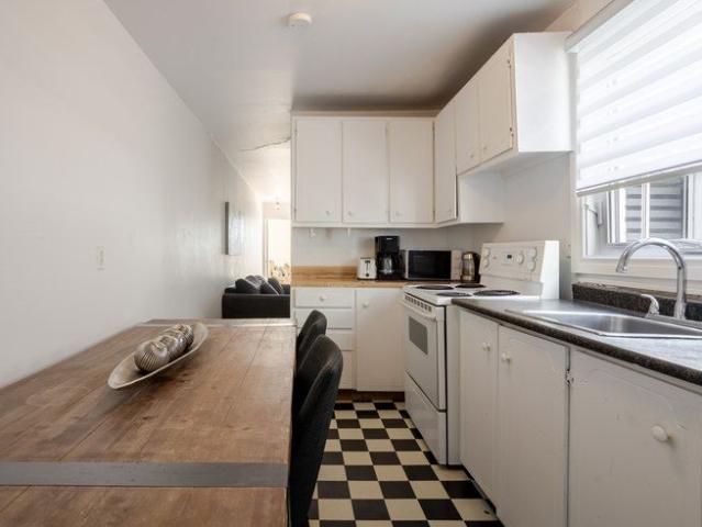 House for rent in Petit Portugal, Montréal