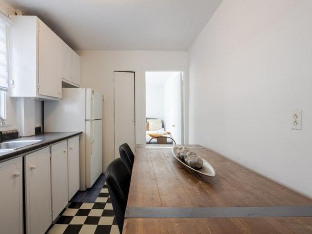 House for rent in Petit Portugal, Montréal