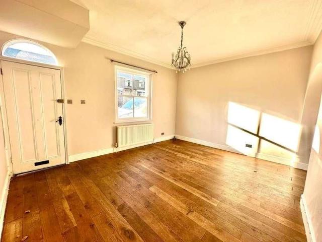 House for rent in Mill Hill, Greater London