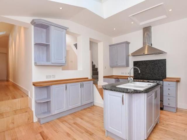 House for rent in Mill Hill, Greater London