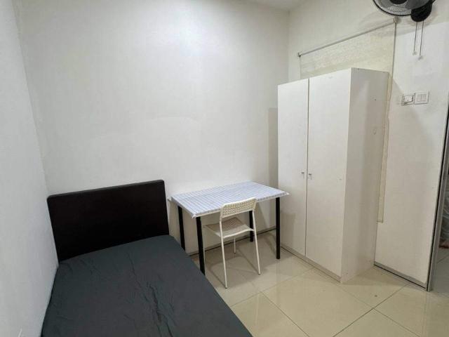 Room for rent in Petaling, Alam Impian