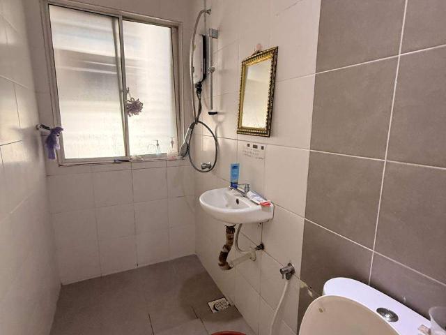 Room for rent in Petaling, Alam Impian