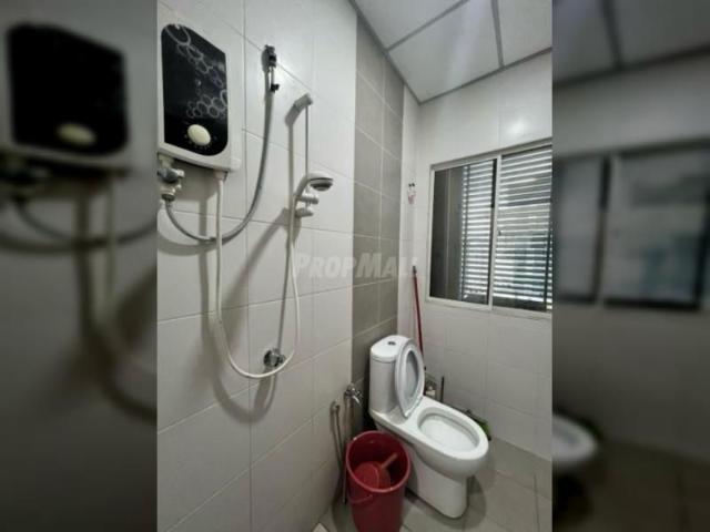 Room for rent in Petaling, Alam Impian