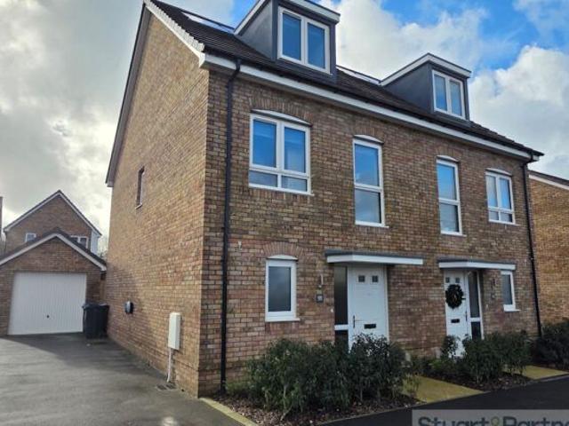 House for rent in Perryfields, West Sussex