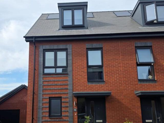 House for rent in Perryfields, West Sussex