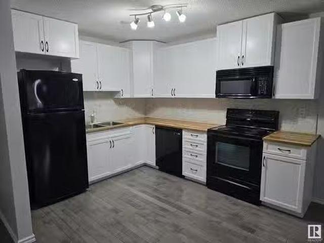Condo for sale in Wedgewood, Alberta