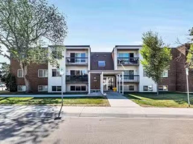 Condo for sale in Wedgewood, Alberta