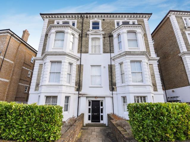 Apartment for rent in Surbiton, Greater London