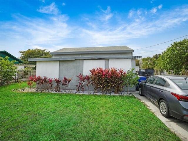 House for sale in Riviera Beach