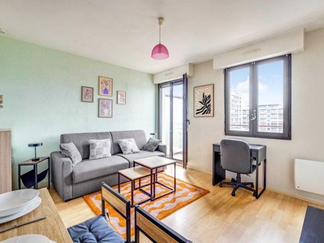 Studio location à Nanterre, Courbevoie