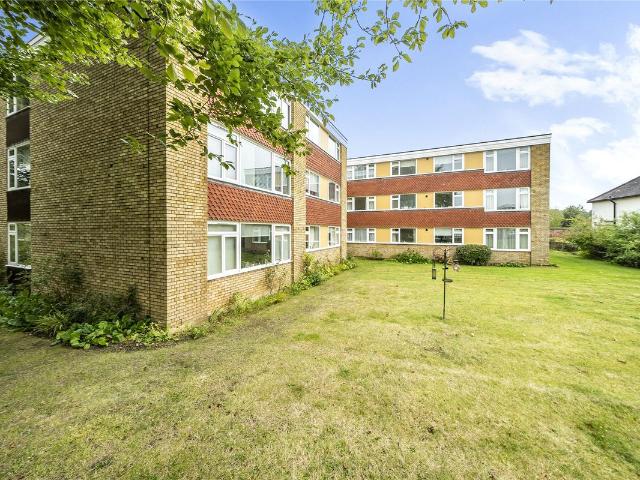 Apartment for rent in Woodcote, Epsom