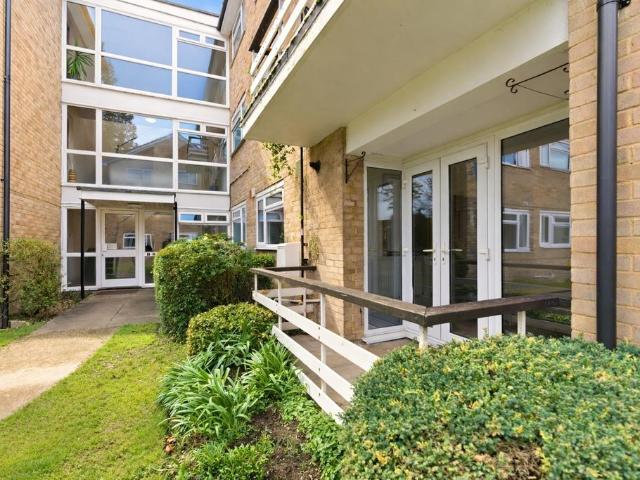Apartment for rent in St Albans, Five Acres