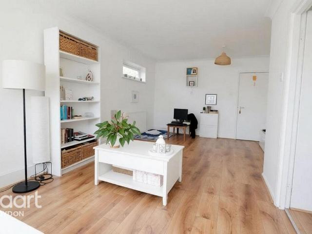 Apartment for rent in London Borough of Croydon, Greater London