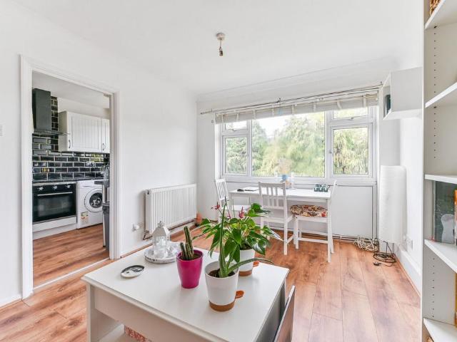 Apartment for rent in London Borough of Croydon, Greater London