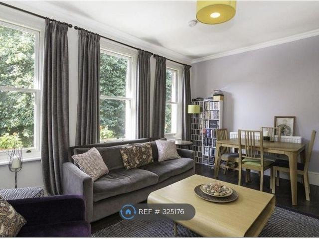 House for rent in London Borough of Ealing, Greater London