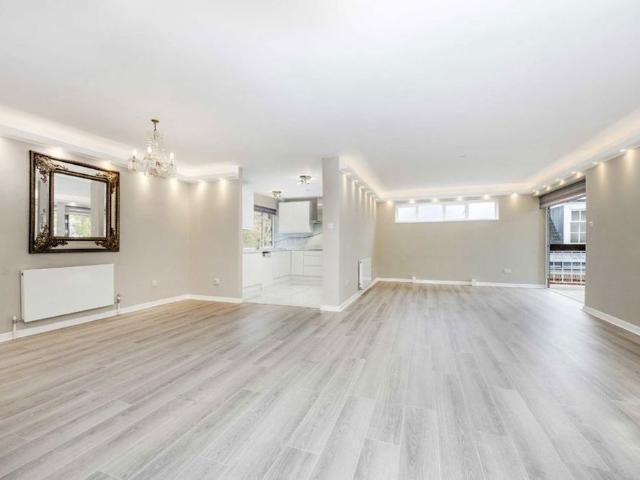 Apartment for rent in Primrose Hill, Greater London