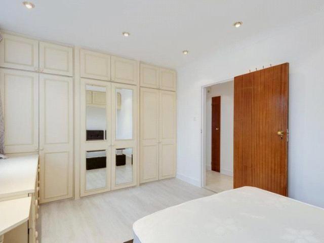 Apartment for rent in Belsize Park, Cat Hill
