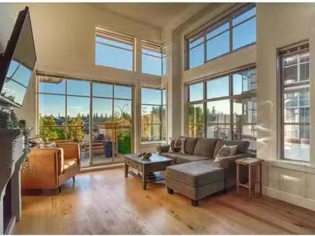 Condo for sale in Surrey, British Columbia