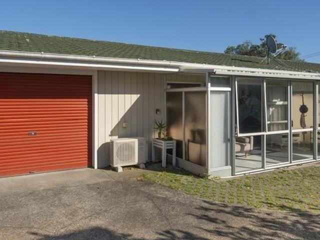 Apartment for rent in The Avenues, Tauranga