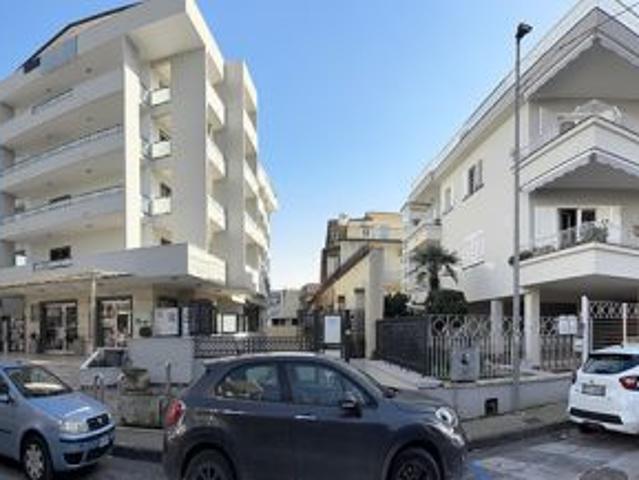 Ufficio in affitto a Rione Costantinopoli, Aversa