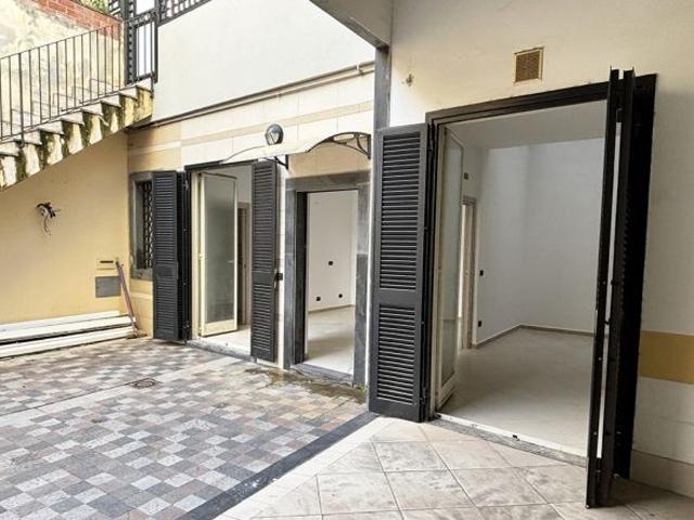 Ufficio in vendita a Rione Costantinopoli, Aversa