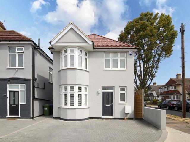House for rent in Longlands, Greater London