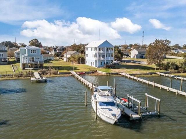 Land for sale in Morehead City, North Carolina