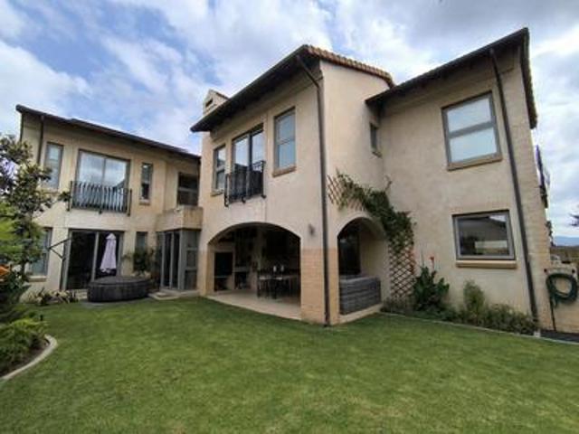 Townhouse for sale in Kagiso, Gauteng