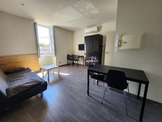Studio location à Avignon