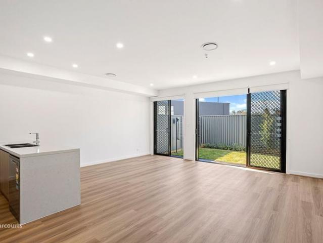 Townhouse for rent in Wollongong West, New South Wales