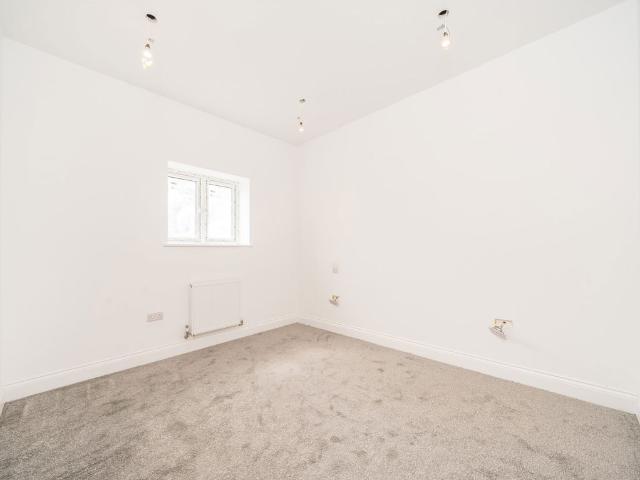 Apartment for rent in Furzedown, Greater London