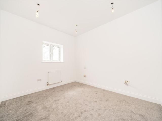 Apartment for rent in Furzedown, Greater London
