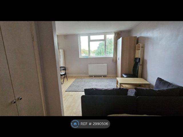 Studio for rent in Putney, Greater London