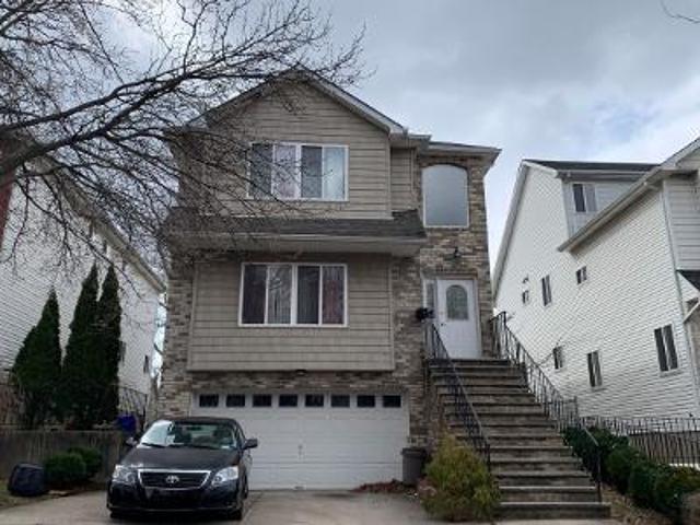 House for sale in Staten Island, New York