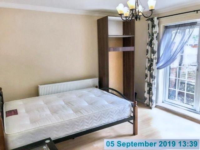House for rent in Newtown, Reading