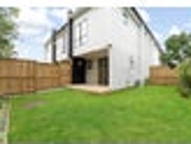 Townhouse for rent in Avondale, Oroua County